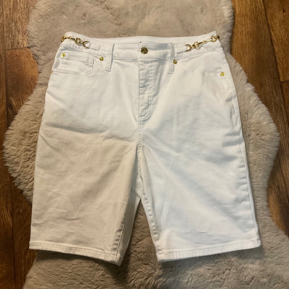 International Concepts Shorts Size 12 Bermuda 31 White Gold Link Detail INC